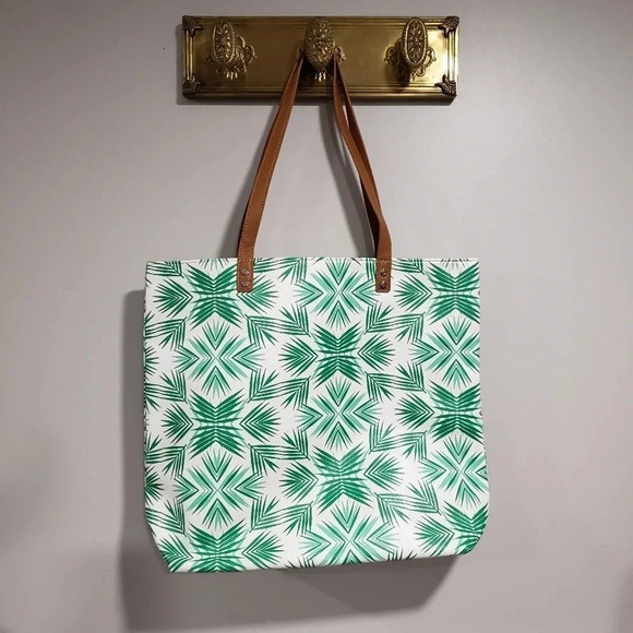 Jewel  by Thirty-One Large Green/White Tote Bag . - Picture 2 of 6